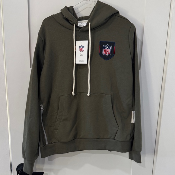 Nike Tops - Nike dri-fit NFL Salute to Service Green Military Hoodie USA flag 🇺🇸 large NWT